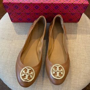Tory Burch Travel Ballet Royal Tan Size 6